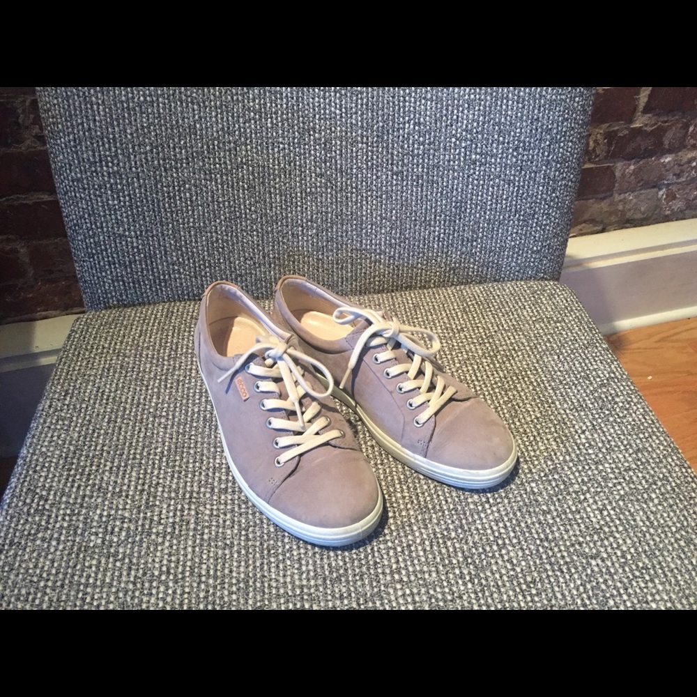 Ecco Soft Leather Sneaker - size 40